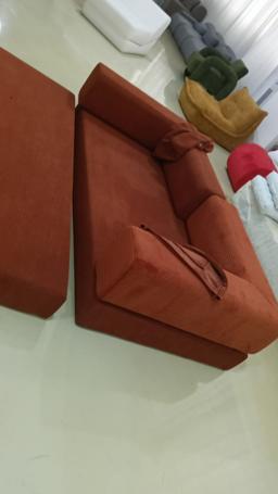 Canapé modulaire bloc coloris vert kaki, variante secondaire du terracotta